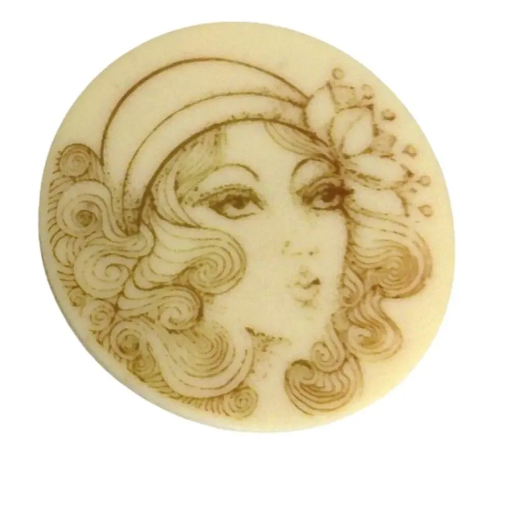 Vtg Early Lea Stein Paris Lady with Hat Serigraphy Brooch Heat-Mounted Clasp